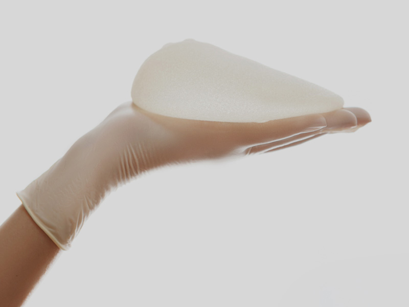Implants mammaires anatomiques